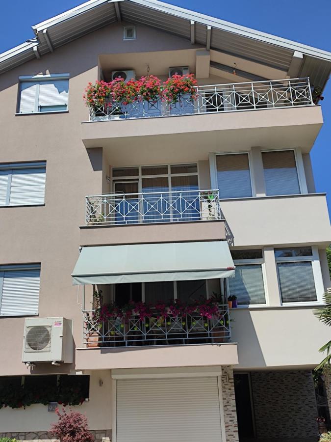 Ohrid Happy Apartments Екстер'єр фото